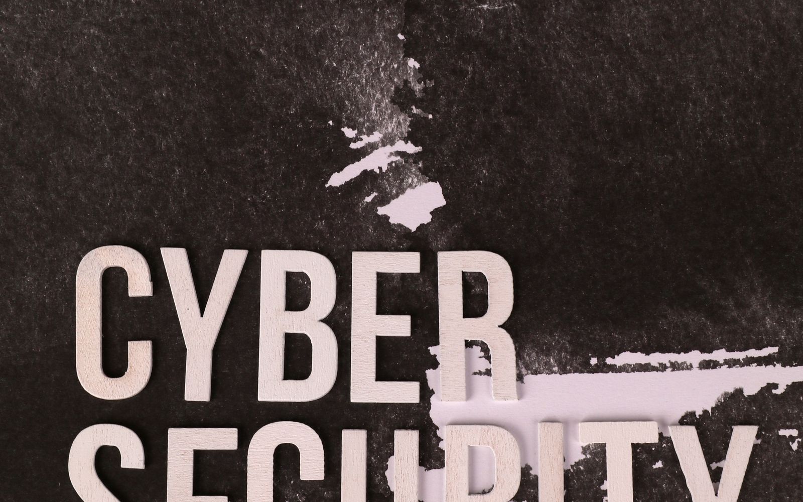 Ciberseguridad para autónomos y pymes: guía práctica para 2026