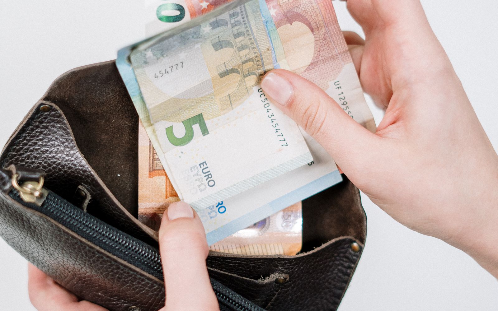 Cómo funcionan las agencias de calificación crediticia y por qué mueven mercados